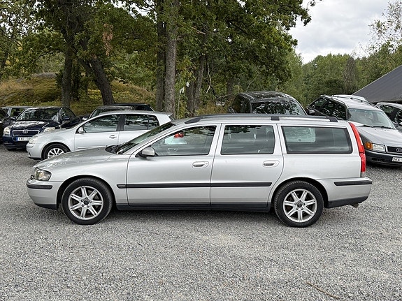 Volvo V70 5 of 21