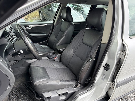 Volvo V70 14 of 21