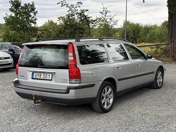 Volvo V70 3 of 21