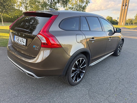 Volvo V60 Cross Country 5 of 17