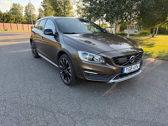 Volvo V60 Cross Country 3 of 17