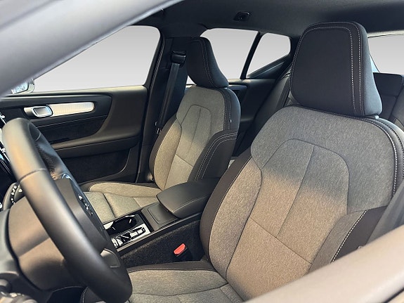 Volvo XC40 9 of 11