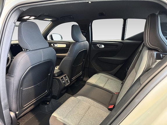 Volvo XC40 11 of 11