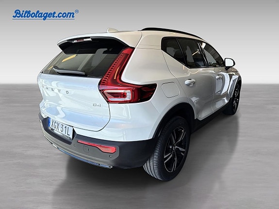 Volvo XC40 8 of 11
