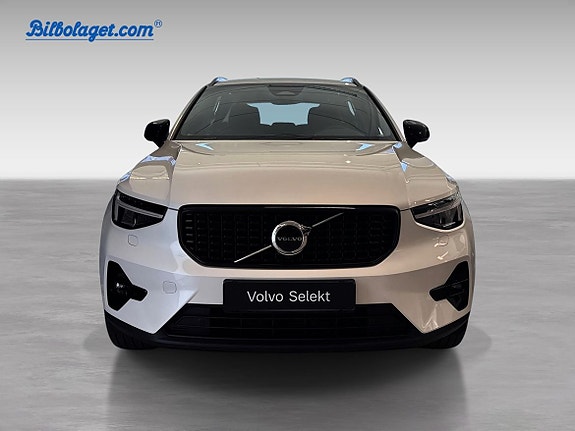 Volvo XC40 6 of 11