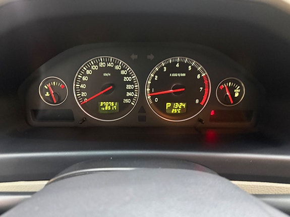 Volvo XC70 14 of 16