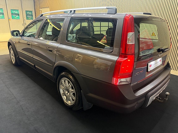 Volvo XC70 3 of 16