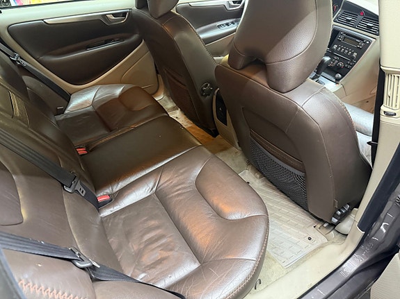 Volvo XC70 10 of 16