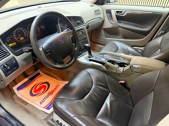 Volvo XC70 7 of 16