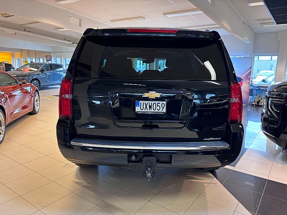 Chevrolet Tahoe 3 of 17