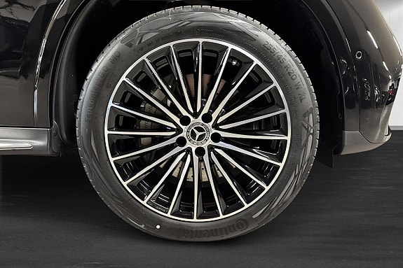Mercedes-Benz GLC300 e 5 of 18