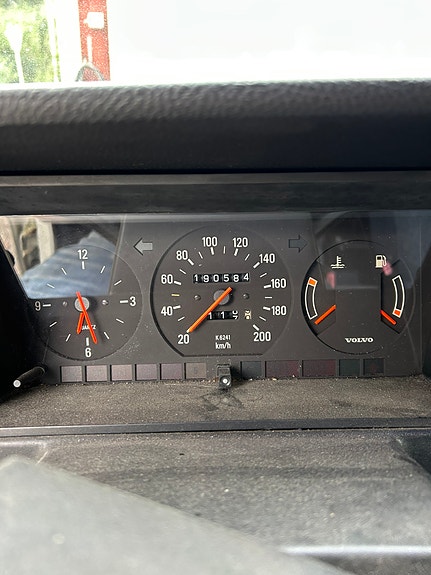 Volvo 240 9 of 9