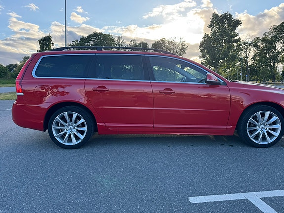 Volvo V70 3 of 8