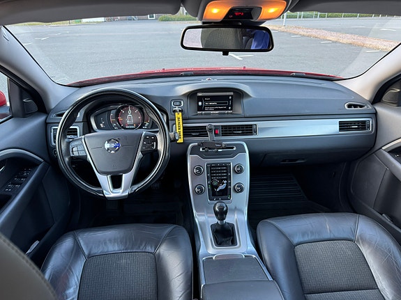 Volvo V70 7 of 8