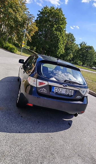 Subaru Impreza 3 of 12