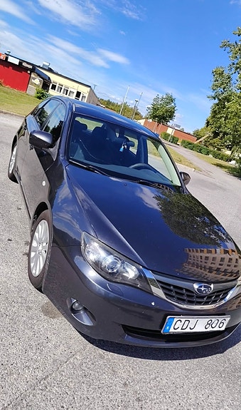 Subaru Impreza 2 of 12