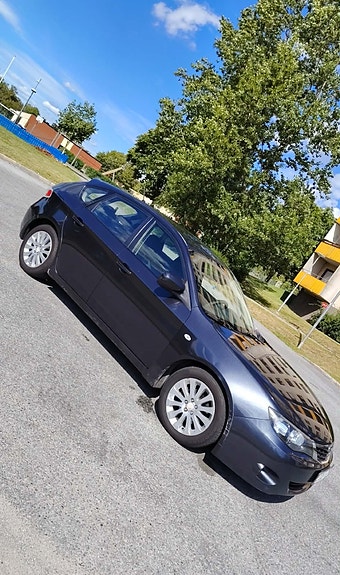 Subaru Impreza 5 of 12