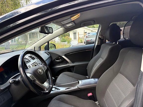Toyota Avensis 8 of 9