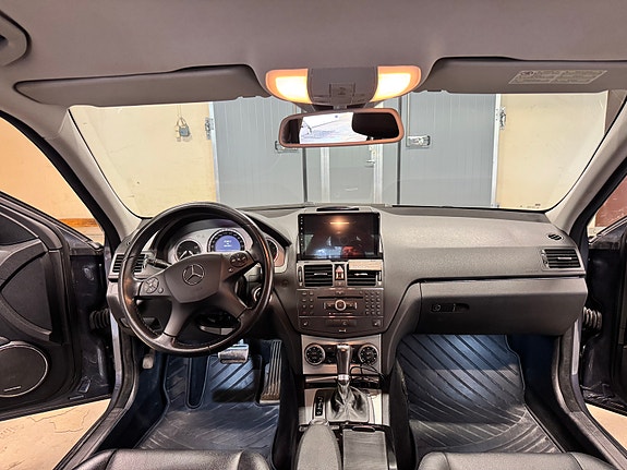 Mercedes-Benz C350 5 of 5