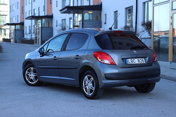 Peugeot 207 8 of 15