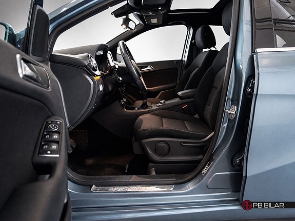 Mercedes-Benz B180 8 of 23