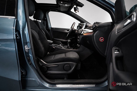 Mercedes-Benz B180 13 of 23
