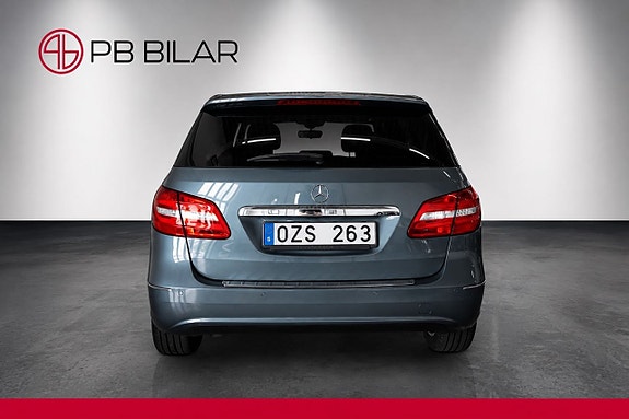 Mercedes-Benz B180 4 of 23
