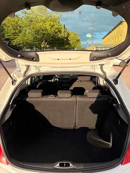 Peugeot 208 9 of 9