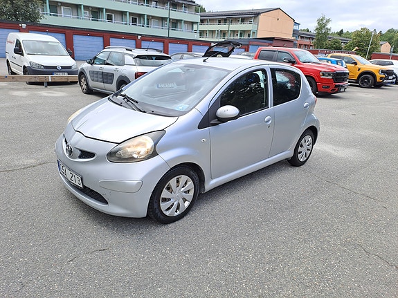 Toyota Aygo 3 of 5
