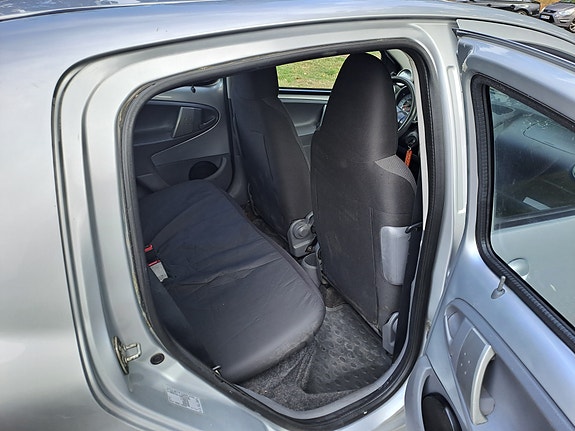 Toyota Aygo 4 of 5