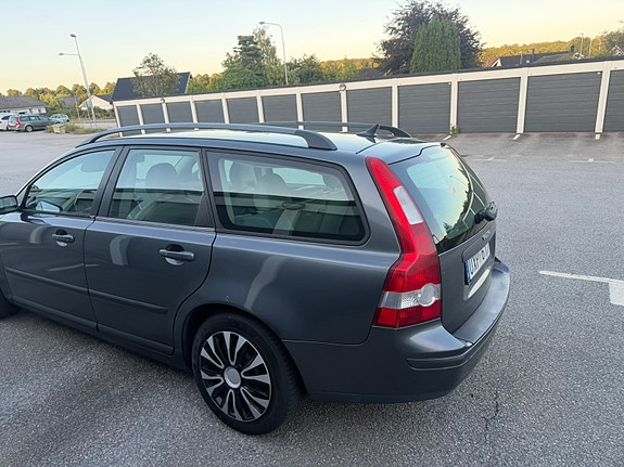 Volvo V50 5 of 5