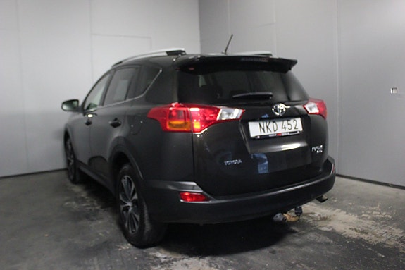 Toyota RAV4 3 of 20