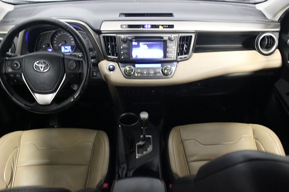 Toyota RAV4 12 of 20