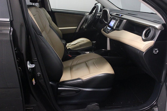 Toyota RAV4 9 of 20