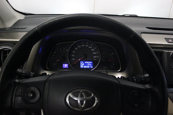 Toyota RAV4 15 of 20