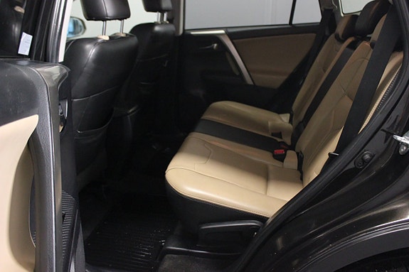 Toyota RAV4 10 of 20