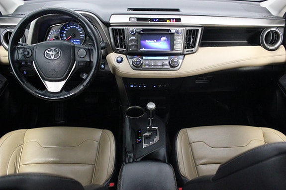 Toyota RAV4 13 of 27