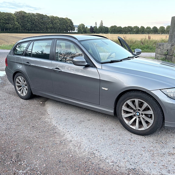 BMW 320d 4 of 10