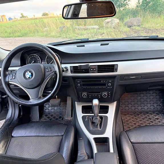 BMW 320d 3 of 10