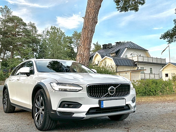 Volvo V90 Cross Country 7 of 16