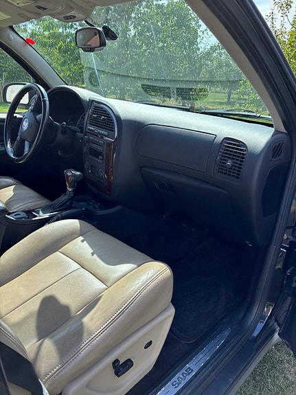 Saab 9-7X 9 of 13
