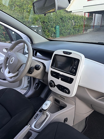 Renault Zoe 5 of 9