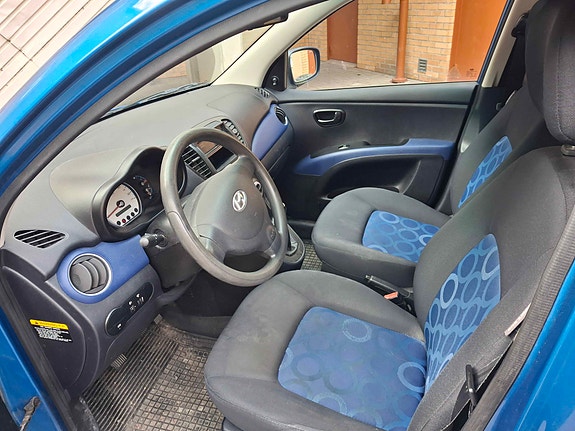 Hyundai i10 2 of 4