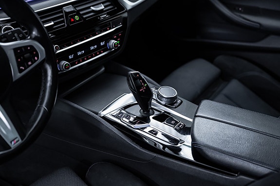 BMW 530e 17 of 29