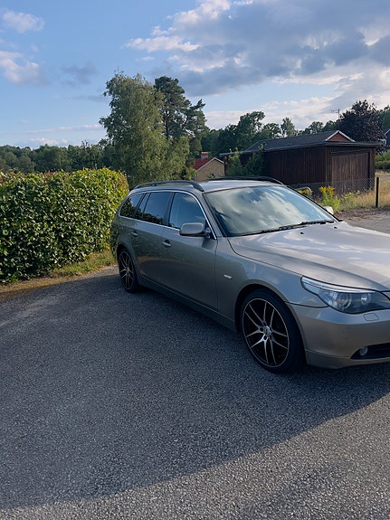 BMW 530i 2 of 13