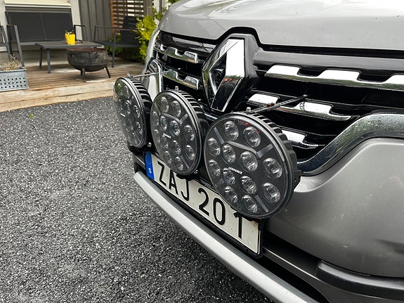 Renault Alaskan 12 of 15