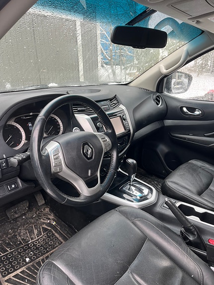 Renault Alaskan 14 of 15