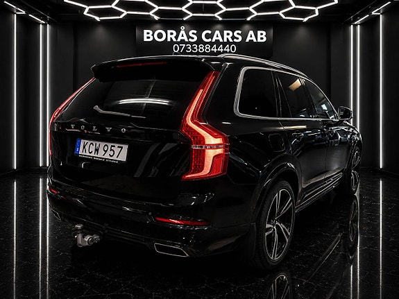 Volvo XC90 3 of 21