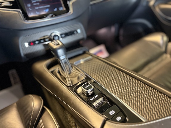 Volvo XC90 12 of 21