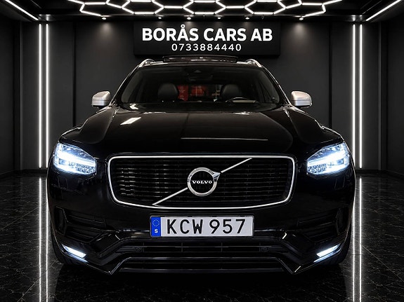 Volvo XC90 2 of 21
